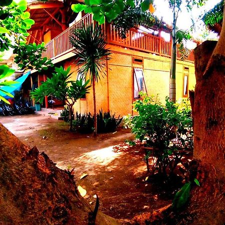 Lima Bintang Hotel Gili Trawangan Buitenkant foto