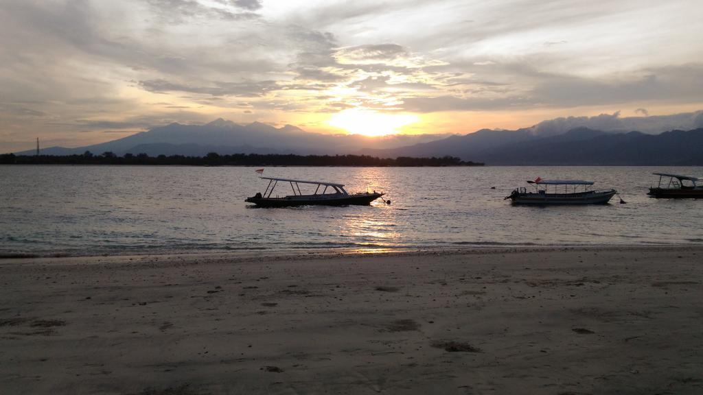 Lima Bintang Hotel Gili Trawangan Buitenkant foto